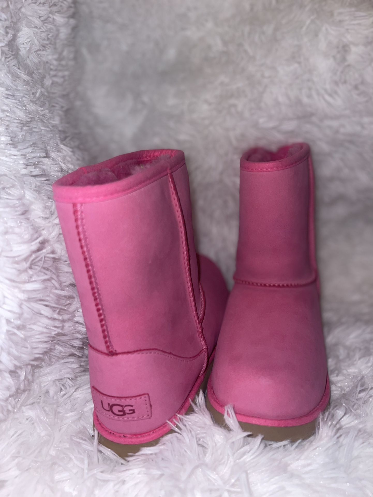 Brand New Uggs ! Classic HOT PINK 