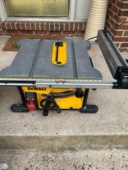DeWalt 15 Amp Corded 8-1/4” Portable Jobsite Table Saw
