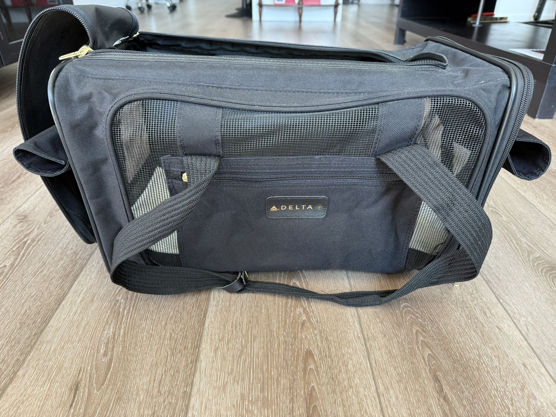 Pet Travel Carrier Bag, Never Used, Black