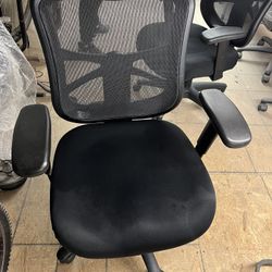 Use Chair Black