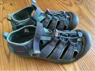 Keen waterproof hiking shoes youth 5