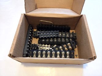 30 A AC/DC 600 V Rib Insulator Independent Connectors Lo of 10