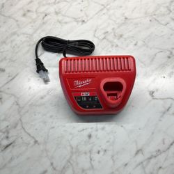 M12 12-Volt Lithium-Ion Battery Charger