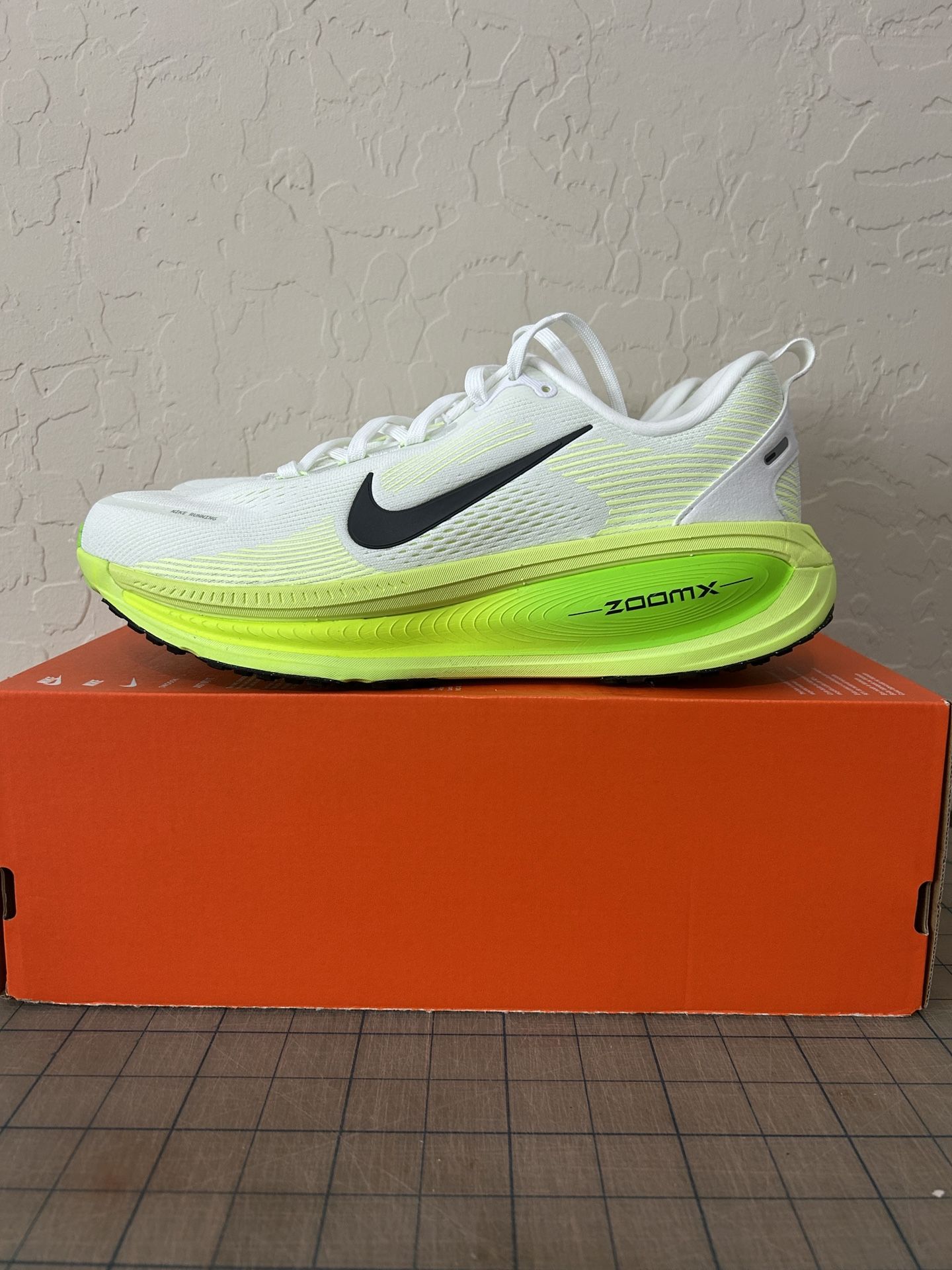 Nike Vomero 18 ‘White Electric Green Volt’