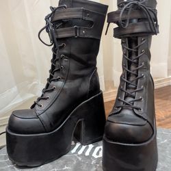 Demonia vegan leather platform boots (Camel-250)