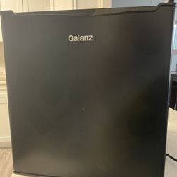 Mini Fridge With Freezer Compartment 