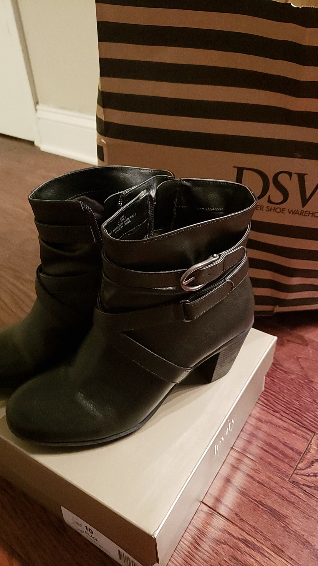 Levity Oyster booties