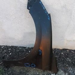 2013-2017 HONDA ACCORD SEDAN LEFT
FENDER DRIVER SIDE GENUINE USED OEM.
NCF