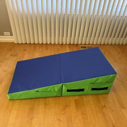 Folding Gym Mat – Thick, Multi-Use, Great Condition