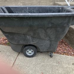 Rubbermaid 1/2 Yard Gondola Tilt Cart dumpster