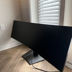 Dell Ultra Sharp 49 Curved Monitor 