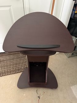 Ergonomic desk/podium