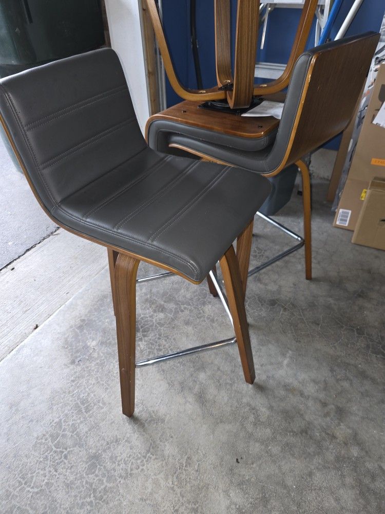 3 Counter Height Stools