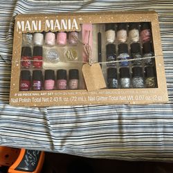 28 pieces of assorted nail polishes.$5