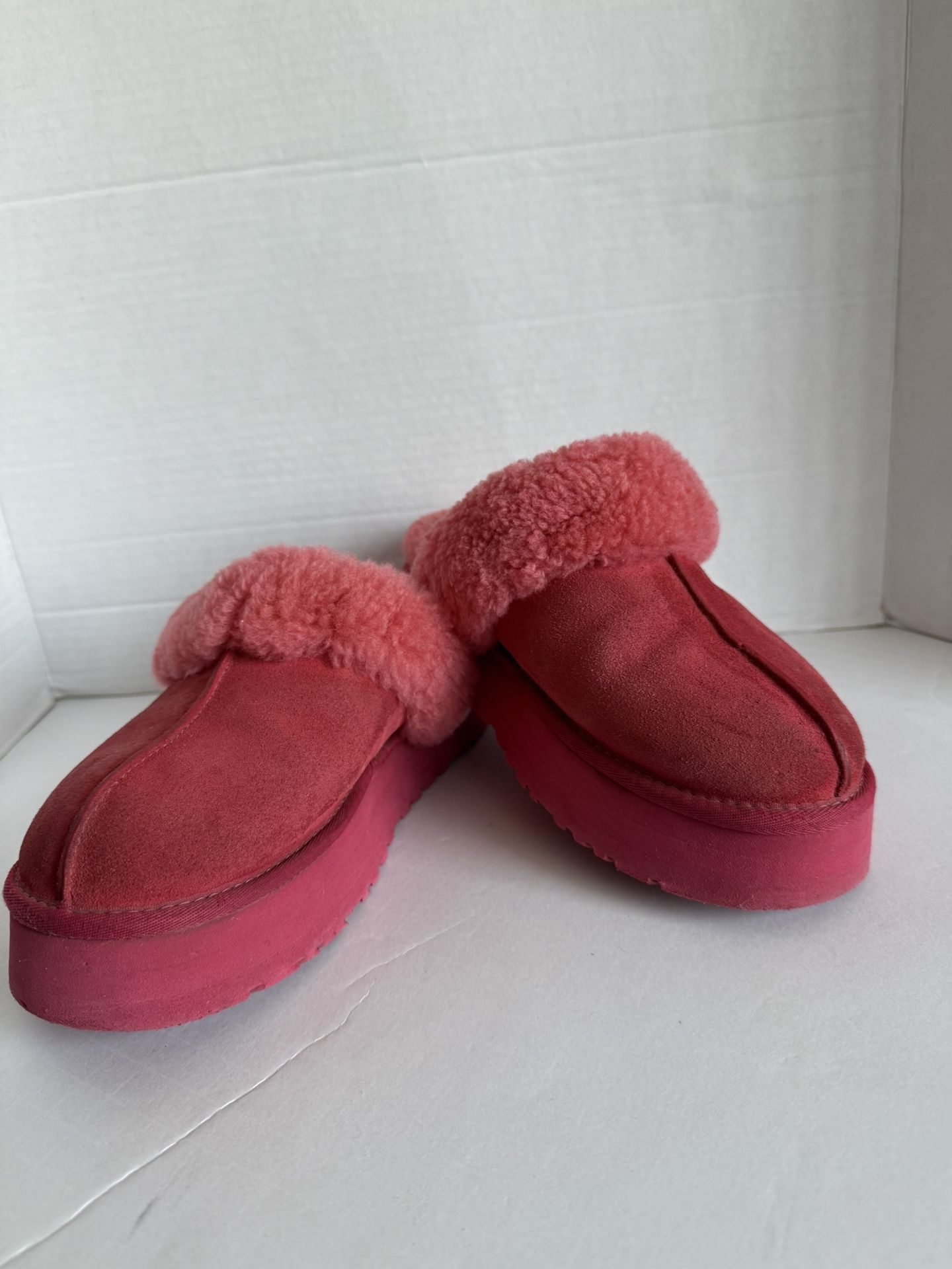 UGG Disquette Women's Slipper Size 7 Pink Suede Sheepskin Lined Mule