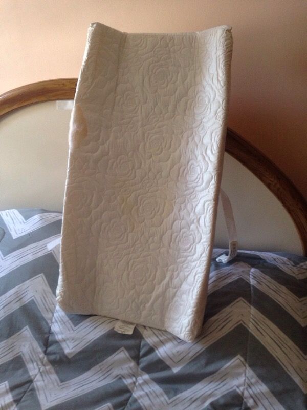 Changing table pad