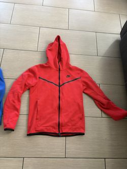 Red Nike Tech