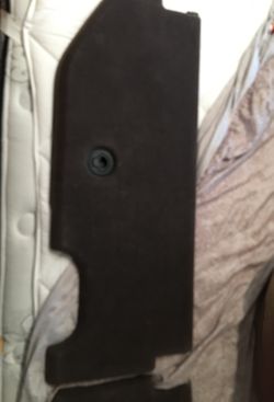 2012 Dodge Ram Longhorn stock subwoofer and flat load flip outs