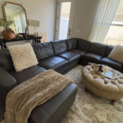 LEATHER SECTIONAL EXCELLENT CONDITION