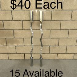 EZ Curl Bar For Weightlifting, Hip Thrusts, Squats & Lunges