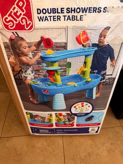 Step 2 Double Showers Splash Water Table