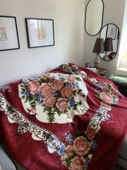 Beautiful Queen Bedspread 