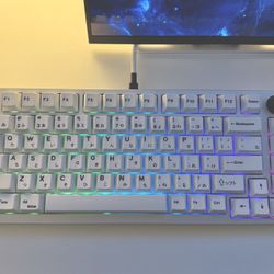GMMK Pro 75% Keyboard (Silver-Aluminum-Wired Only)