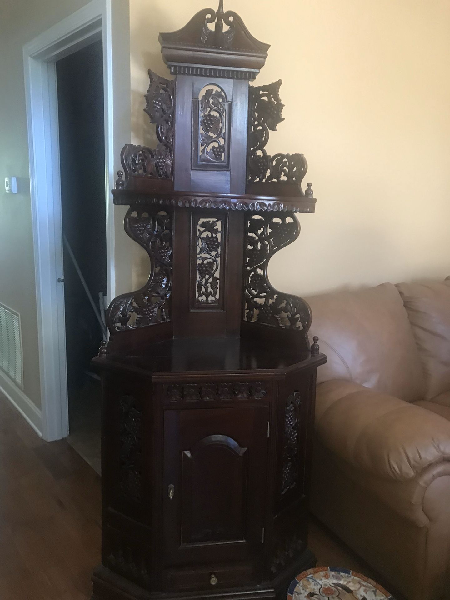 Corner cabinet /book Shelf 