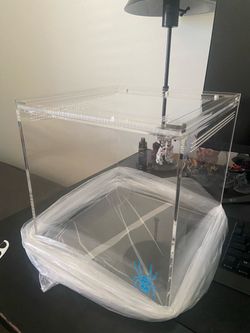 Acrylic taranchula enclosures