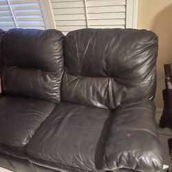 Couch Must Pick Up Has Cat Oder Make Offer