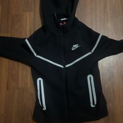 kids nike tech
