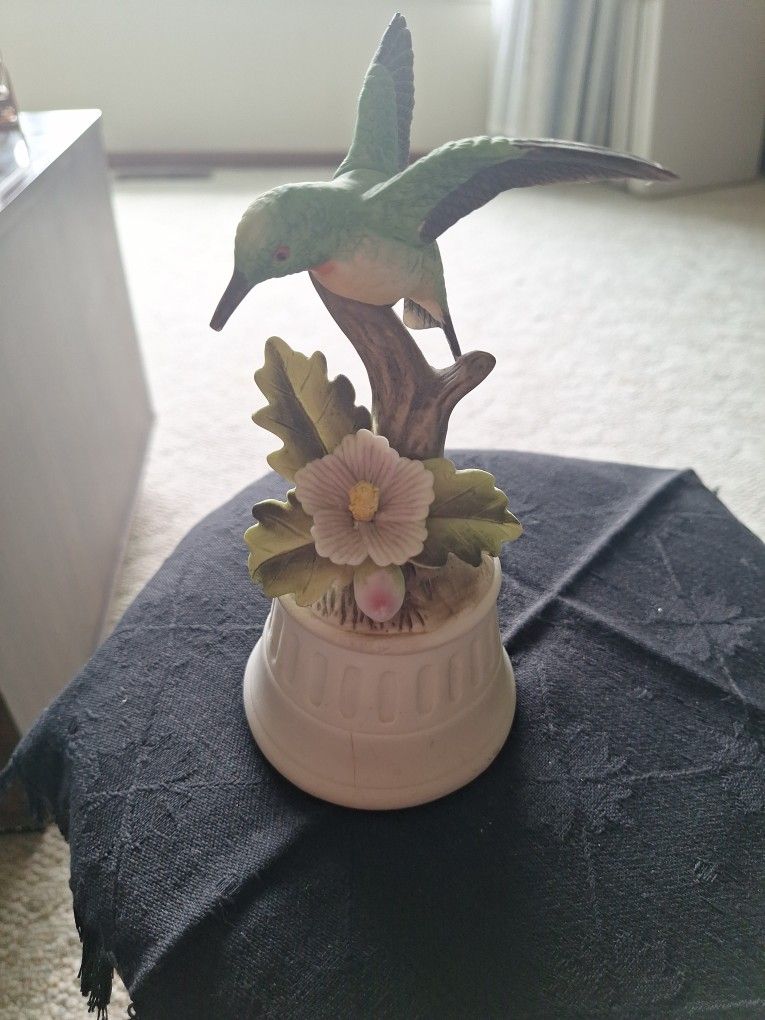 Arnart Imports Porcelain Hummingbird Music Box