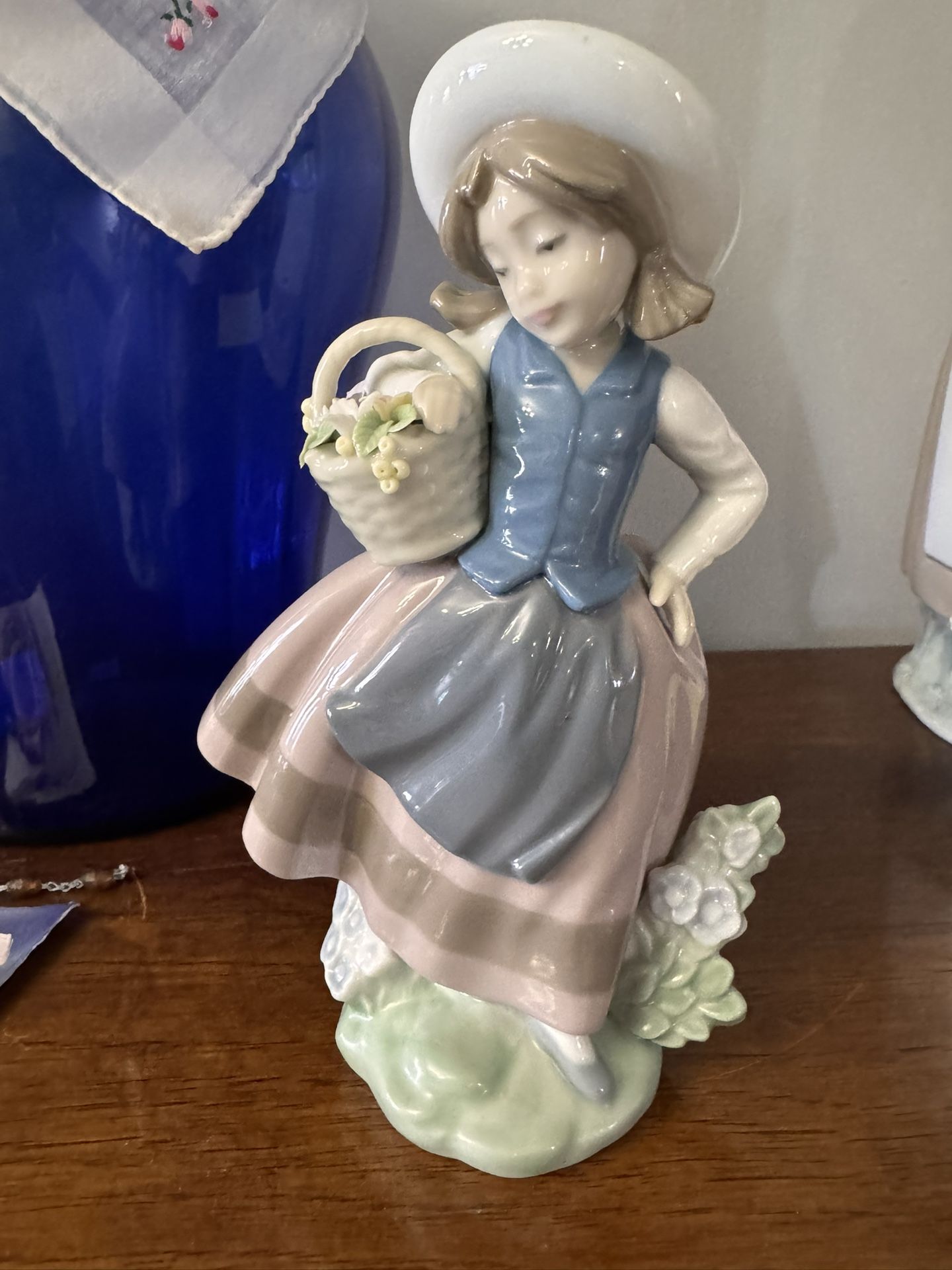 Lladro Lady With A Basket