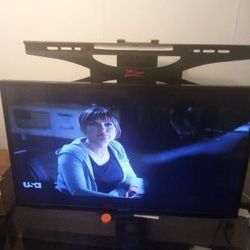 40 In Samsung Hd Tv No So Stand But Works Good