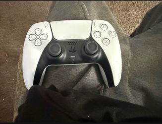 White ps5 dual sense controller