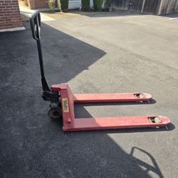 Yale Pallet Jack