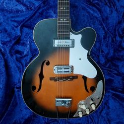 Hollowbody Electric Guitar  !! $500 Or Best Offer !!