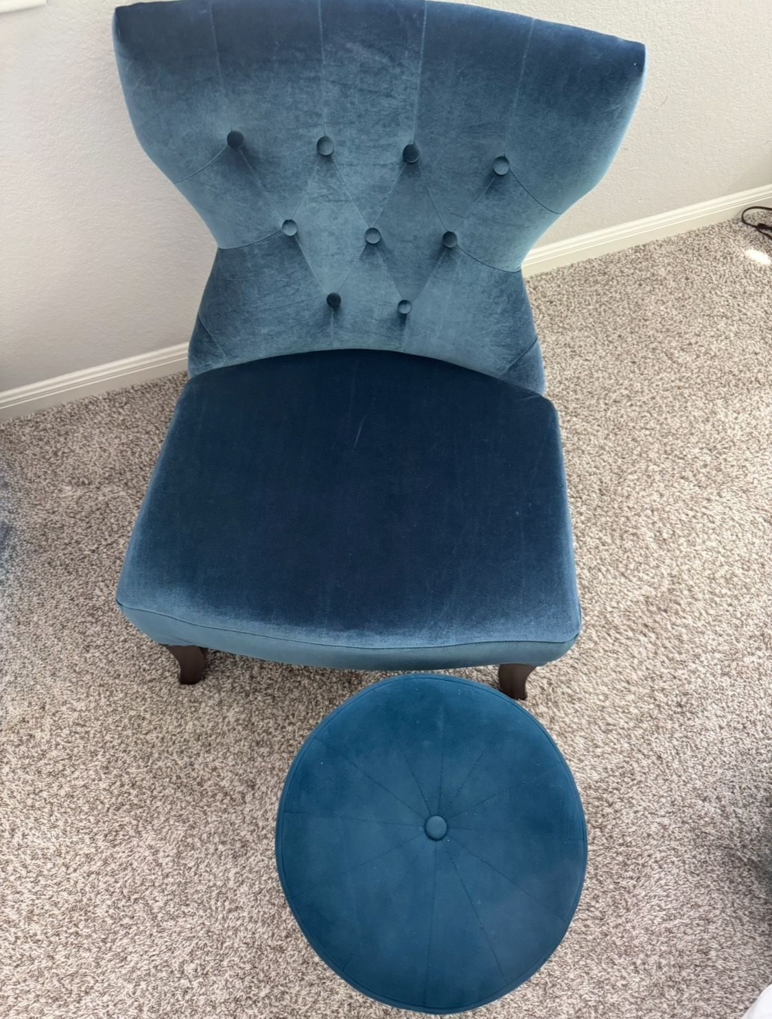 Accent Chair With The Ottoman (silla Con El Ottoman)
