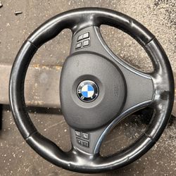 2007-2013 BMW 328/335i Steering Wheel With Airbag