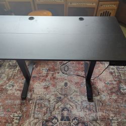 Electric Raise Computer Desk In Great Shape
