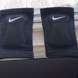 Nike Streak Volleyball Knee Pads Adult M/L Black/White