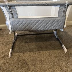 Baby delight Bassinet 