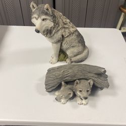 Wolf statues