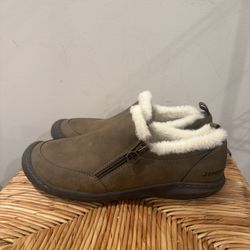 Women’s JSport Brown Slip-On Shoes with Faux Fur Lining Size 9
