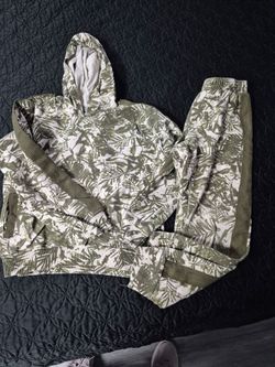 Volcom jogger set