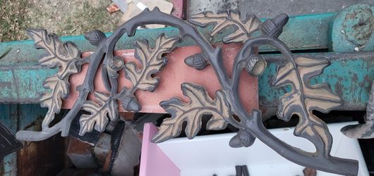 Antique Cast Iron Oak Tree Leaf with Acorns