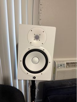 Pair of Yamaha HS9 White Powered Studio Monitors