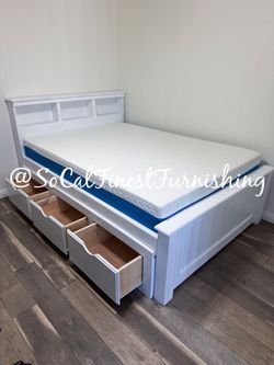 White Full Bed And Mattress With Drawers