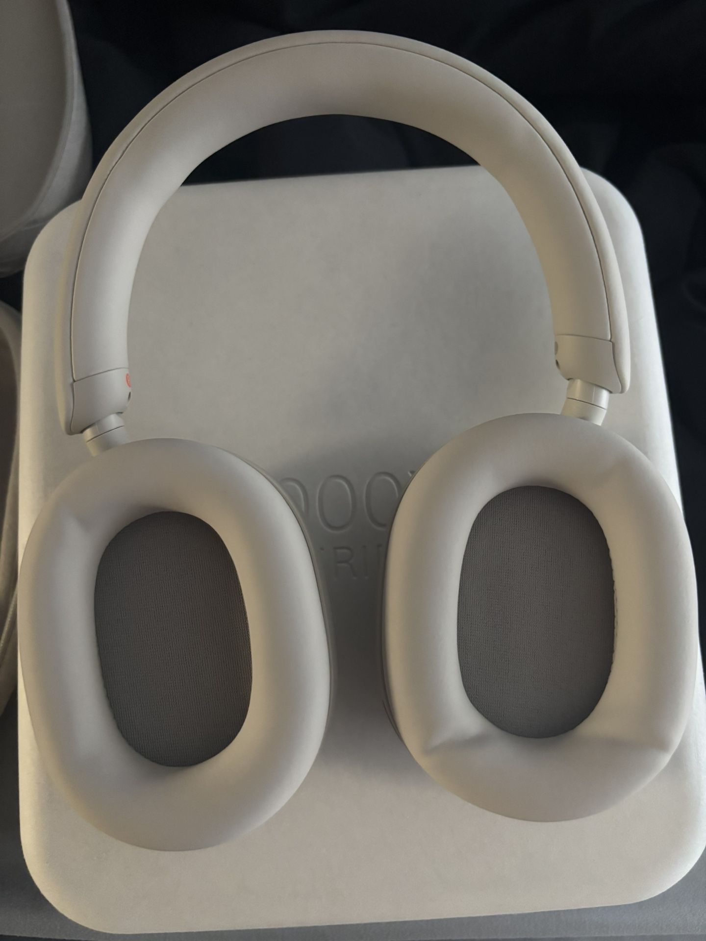 Headphone-Sony WH-1000XM5