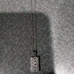 Women's Rectangular Pendant Necklace!